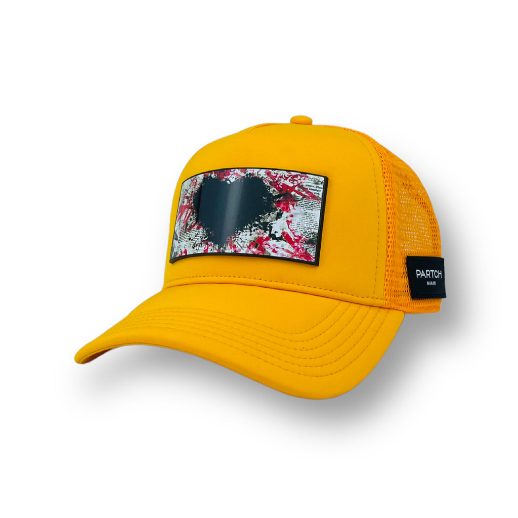 PARTCH Fashion trucker hat in yellow and Art patch removable Heart 